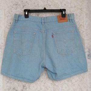 BIG SALE! Womens Levi's Plus Sz16 Denim Shorts.